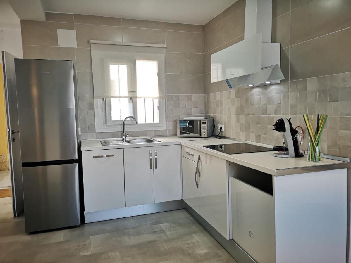 Apartamento Suite Arco De La Villa,Solo Familia Y Parejas,Parking Gratuito كونيل ذي لا فرونتيرا المظهر الخارجي الصورة