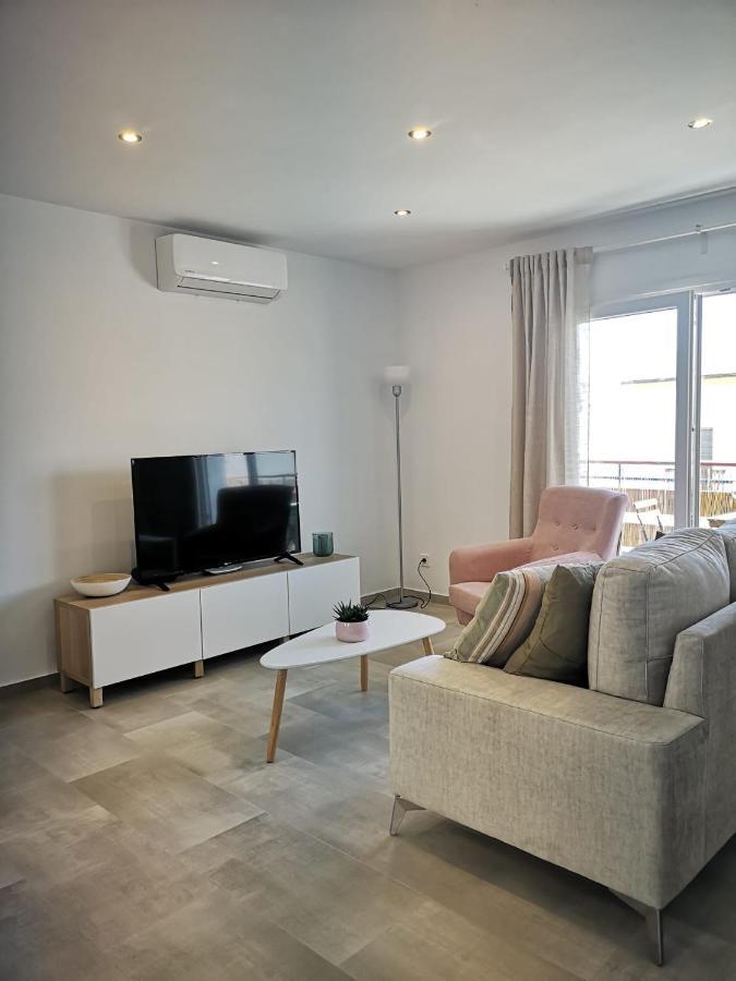 Apartamento Suite Arco De La Villa,Solo Familia Y Parejas,Parking Gratuito كونيل ذي لا فرونتيرا المظهر الخارجي الصورة