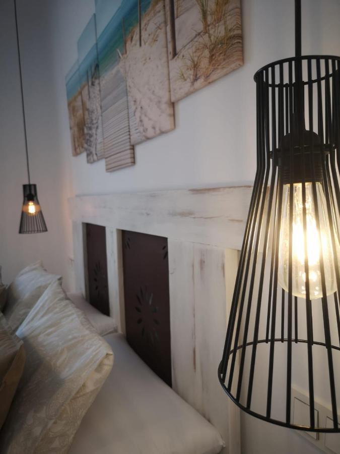 Apartamento Suite Arco De La Villa,Solo Familia Y Parejas,Parking Gratuito كونيل ذي لا فرونتيرا المظهر الخارجي الصورة