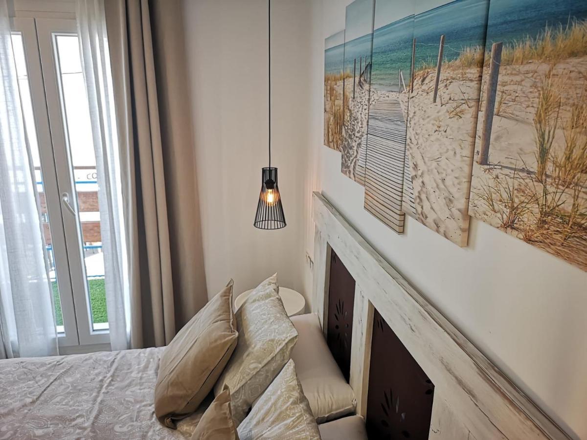 Apartamento Suite Arco De La Villa,Solo Familia Y Parejas,Parking Gratuito كونيل ذي لا فرونتيرا المظهر الخارجي الصورة